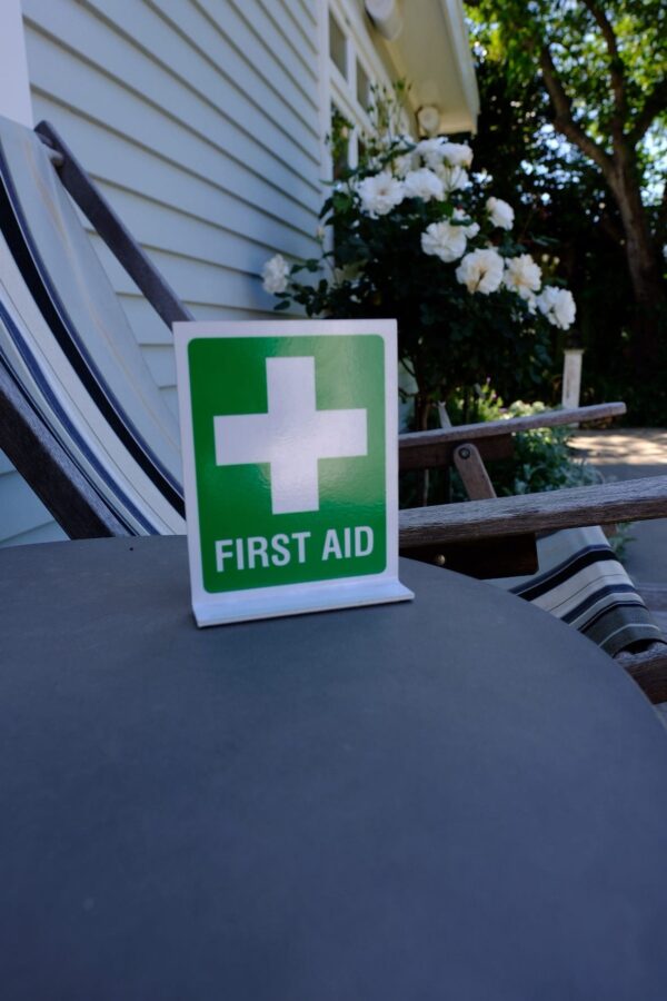 Monitor Sign - First Aid